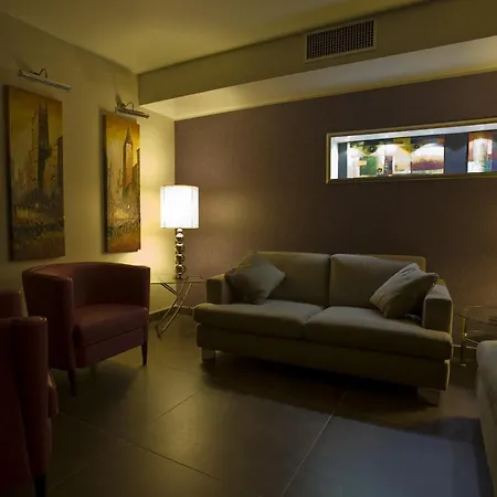 Hotel Rome Airport 4*