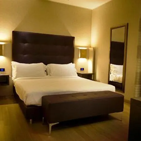 Hotel Rome Airport 4*